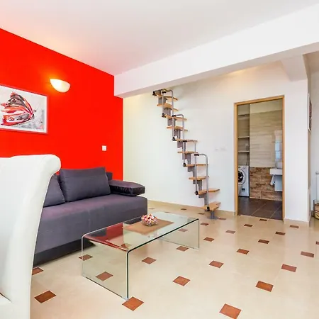 Luxury With Pool * كوسترينا