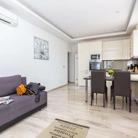 Luxury With Pool Appartement