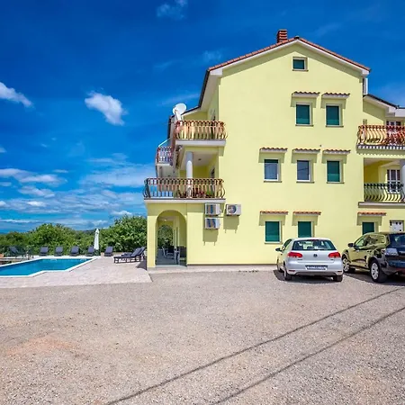 Luxury With Pool Appartement *