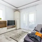 Luxury With Pool Apartment *