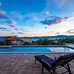 Apartment Luxury With Pool *