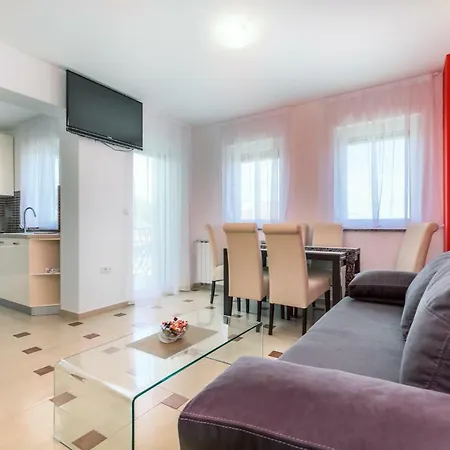 Luxury With Pool Apartmán Kostrena