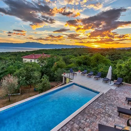 Apartament Luxury With Pool Kostrena