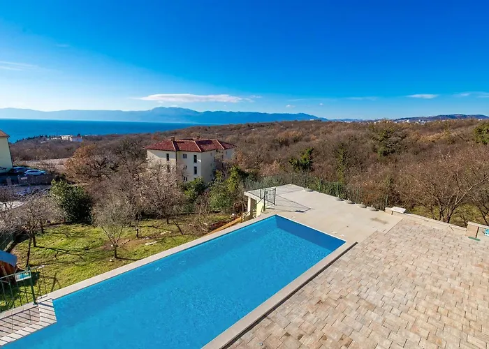 Luxury With Pool Апартаменты