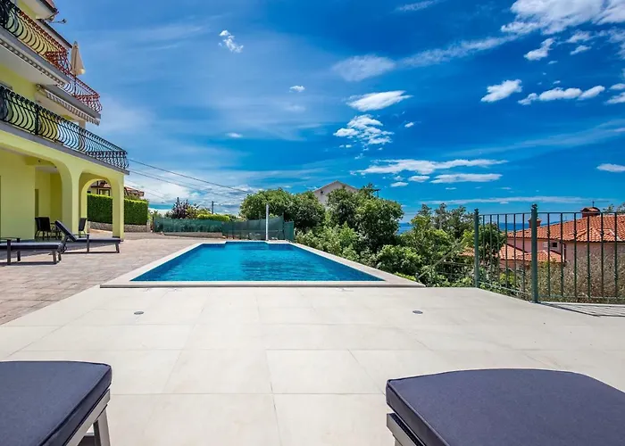 Luxury With Pool