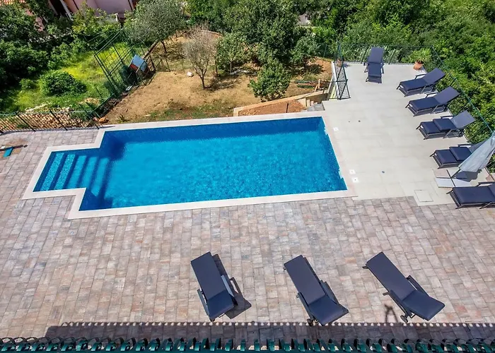 Апартаменты Luxury With Pool Кострена