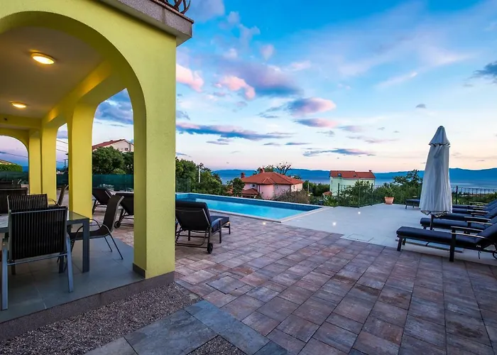 Апартаменты Luxury With Pool